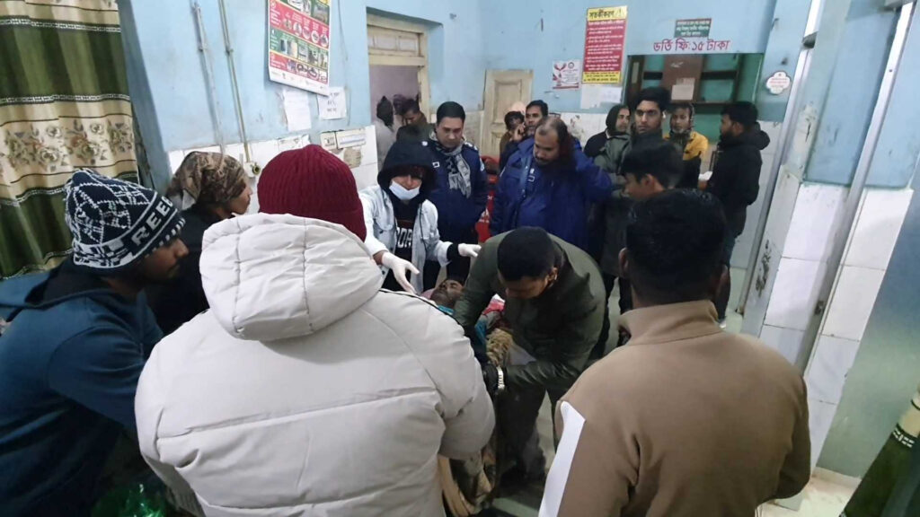 ব্যবসায়ীকে ছুরিকাঘাতে জখম, হামলাকারীদের চিনে ফেলায় শরীরে আগুন ধরিয়ে হত্যাচেষ্টা ব্যবসায়ীকে ছুরিকাঘাতে জখম, হামলাকারীদের চিনে ফেলায় শরীরে আগুন ধরিয়ে হত্যাচেষ্টা