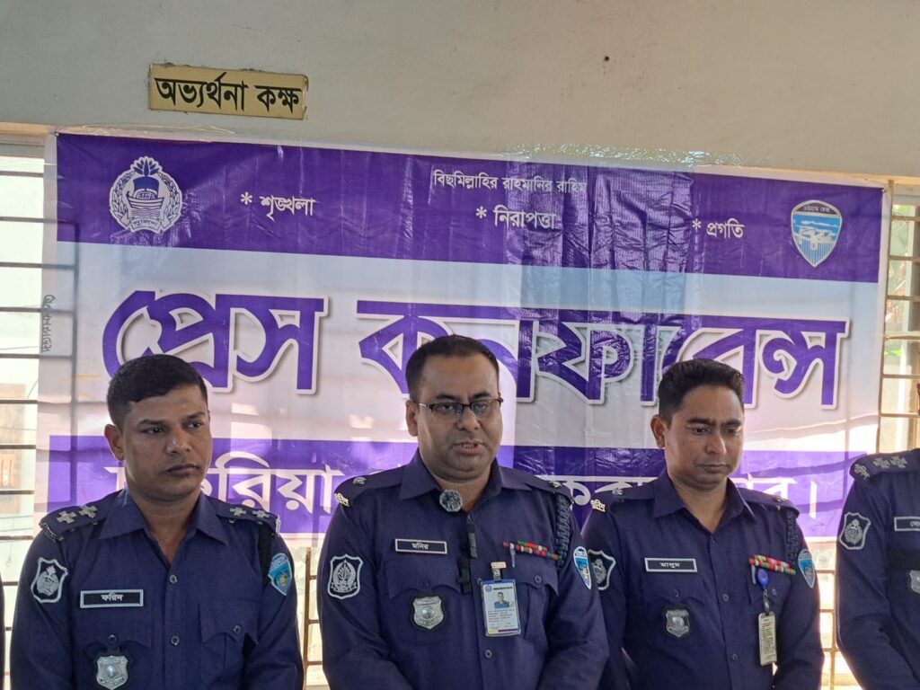 চকরিয়ায় ১৩০ ভোট কেন্দ্রে সিসি ক্যামেরা ও বডি ওর্ণ ক্যামেরার সংযোগ স্থাপন সম্পন্ন চকরিয়ায় ১৩০ ভোট কেন্দ্রে সিসি ক্যামেরা ও বডি ওর্ণ ক্যামেরার সংযোগ স্থাপন সম্পন্ন