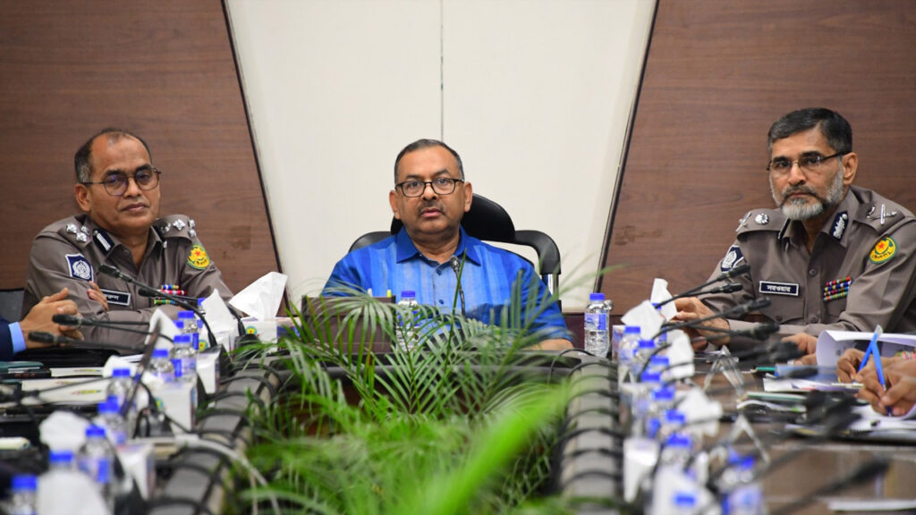 একুশে ফেব্রুয়ারির নিরাপত্তায় সর্বোচ্চ সতর্ক থাকার নির্দেশ ডিএমপি কমিশনারের