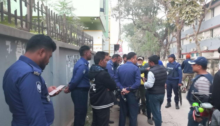 জয়পুরহাটে স্বতন্ত্র ও বিএনপি কর্মীদের সংঘর্ষে আহত ৯, প্রার্থীকে থানায় নিলো যৌথ বাহিনী জয়পুরহাটে স্বতন্ত্র ও বিএনপি কর্মীদের সংঘর্ষে আহত ৯, প্রার্থীকে থানায় নিলো যৌথ বাহিনী