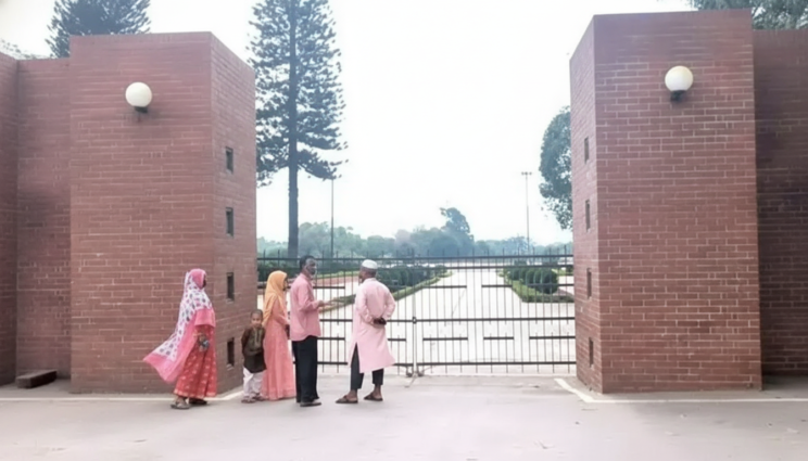 নতুন মন্ত্রিসভার শ্রদ্ধা নিবেদনের প্রস্তুতিতে স্মৃতিসৌধে দর্শনার্থী প্রবেশ বন্ধ নতুন মন্ত্রিসভার শ্রদ্ধা নিবেদনের প্রস্তুতিতে স্মৃতিসৌধে দর্শনার্থী প্রবেশ বন্ধ