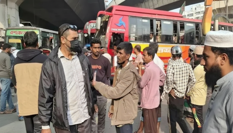 নির্বাচন ও টানা ছুটিতে ঢাকা ছাড়ছে মানুষ, টার্মিনালে নেই ভিড় নির্বাচন ও টানা ছুটিতে ঢাকা ছাড়ছে মানুষ, টার্মিনালে নেই ভিড়
