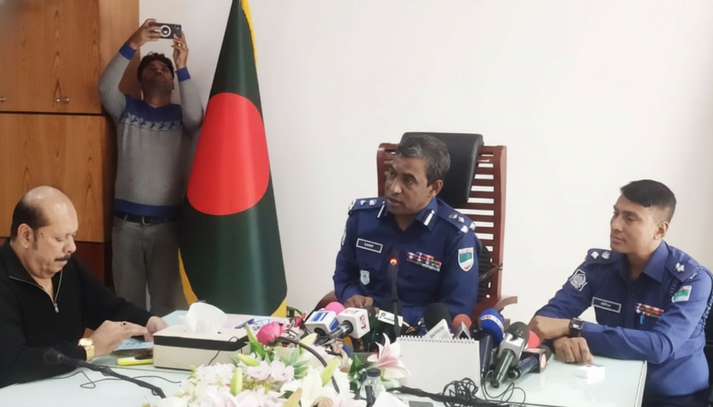 নির্বাচনে বিশৃঙ্খলা করলে প্রয়োজনে রাবার বুলেট, কঠোর অবস্থানে পুলিশ: ডিআইজি নির্বাচনে বিশৃঙ্খলা করলে প্রয়োজনে রাবার বুলেট, কঠোর অবস্থানে পুলিশ: ডিআইজি