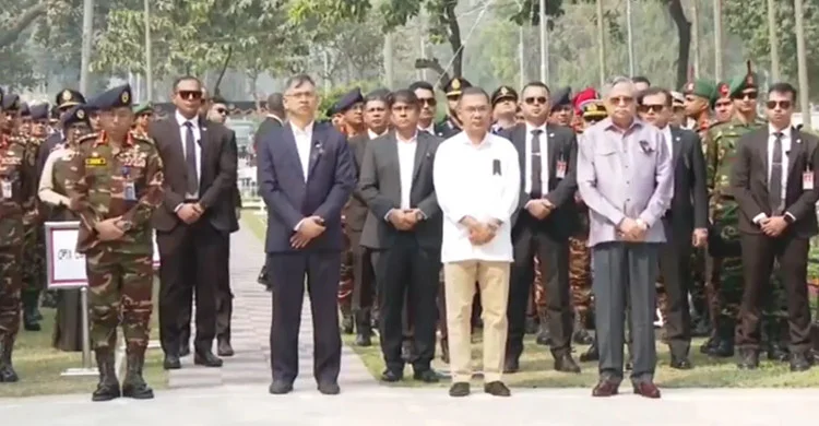 পিলখানায় শহীদ সেনাদের স্মরণে রাষ্ট্রপতি ও প্রধানমন্ত্রীর শ্রদ্ধা নিবেদন পিলখানায় শহীদ সেনাদের স্মরণে রাষ্ট্রপতি ও প্রধানমন্ত্রীর শ্রদ্ধা নিবেদন