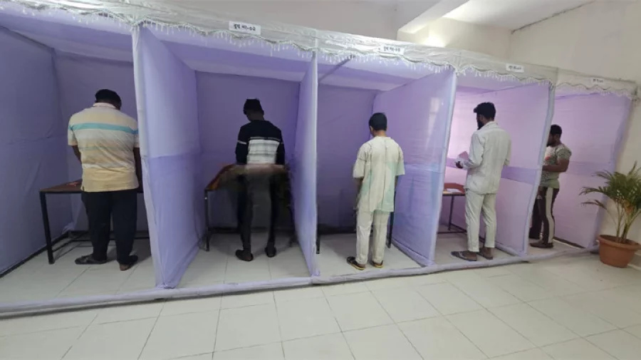পোস্টাল ব্যালটে সাড়ে ৪ হাজার কারাবন্দির ভোট, আগ্রহ দেখাননি সালমান-আনিসুল-পলক পোস্টাল ব্যালটে সাড়ে ৪ হাজার কারাবন্দির ভোট, আগ্রহ দেখাননি সালমান-আনিসুল-পলক