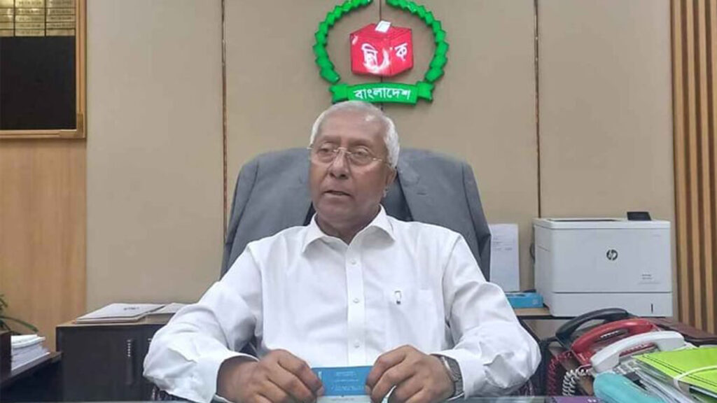 ভোটকেন্দ্রে মোবাইল নেওয়া যাবে, তবে গোপন কক্ষে ছবি তোলা নিষেধ: ইসি সচিব ভোটকেন্দ্রে মোবাইল নেওয়া যাবে, তবে গোপন কক্ষে ছবি তোলা নিষেধ: ইসি সচিব