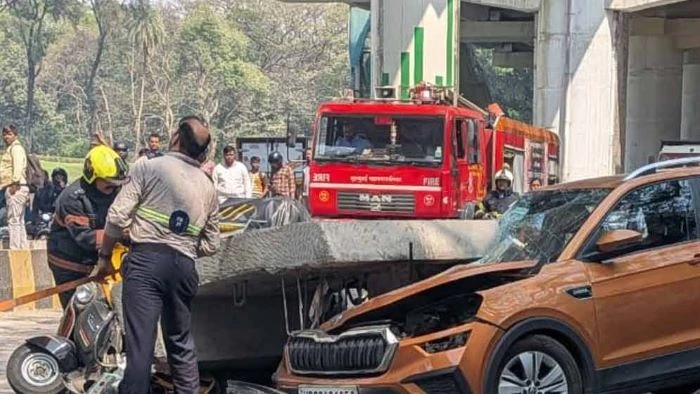 মুম্বাইয়ে মেট্রোর পিলারের অংশ ধসে নিহত ১, আহত ৩ মুম্বাইয়ে মেট্রোর পিলারের অংশ ধসে নিহত ১, আহত ৩