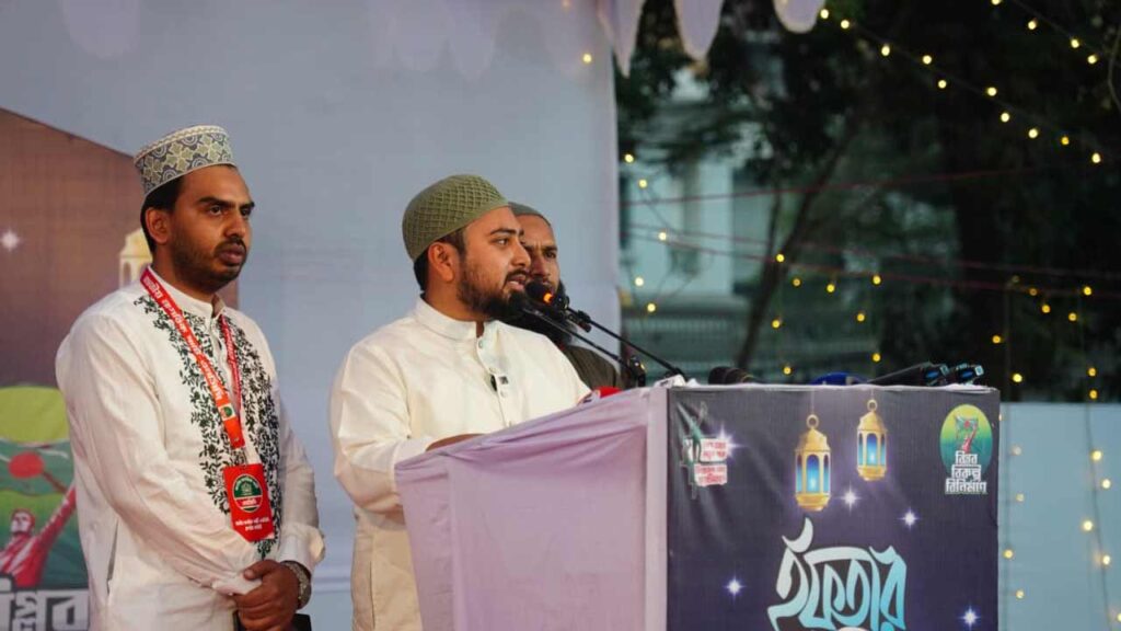 আগে ছিল জয় বাংলা এখন জিন্দাবাদ, মানুষের ভাগ্যের পরিবর্তন হয়নি: নাহিদ ইসলাম আগে ছিল জয় বাংলা এখন জিন্দাবাদ, মানুষের ভাগ্যের পরিবর্তন হয়নি: নাহিদ ইসলাম