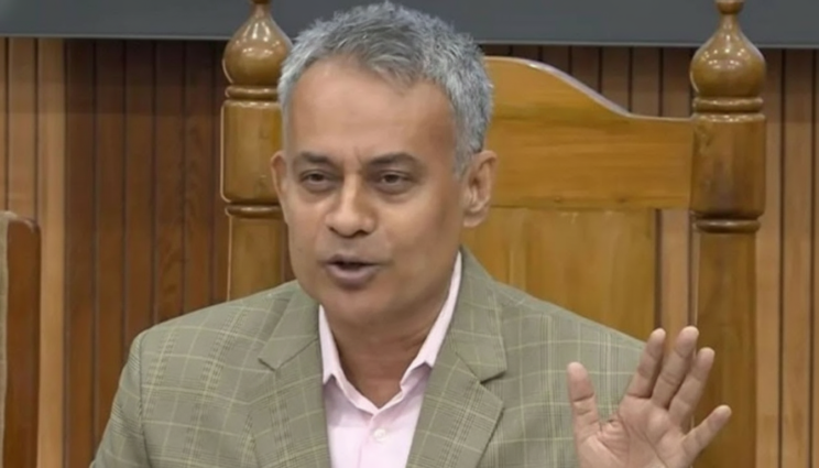 ঈদ যাত্রায় সড়কে চাঁদাবাজির কোনো সুযোগ নেই: শেখ রবিউল আলম ঈদ যাত্রায় সড়কে চাঁদাবাজির কোনো সুযোগ নেই: শেখ রবিউল আলম