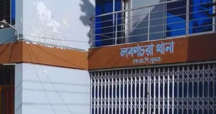 খুলনায় ঘরে ঢুকে একই পরিবারের চারজনকে গুলি, দুজনের অবস্থা আশঙ্কাজনক খুলনায় ঘরে ঢুকে একই পরিবারের চারজনকে গুলি, দুজনের অবস্থা আশঙ্কাজনক