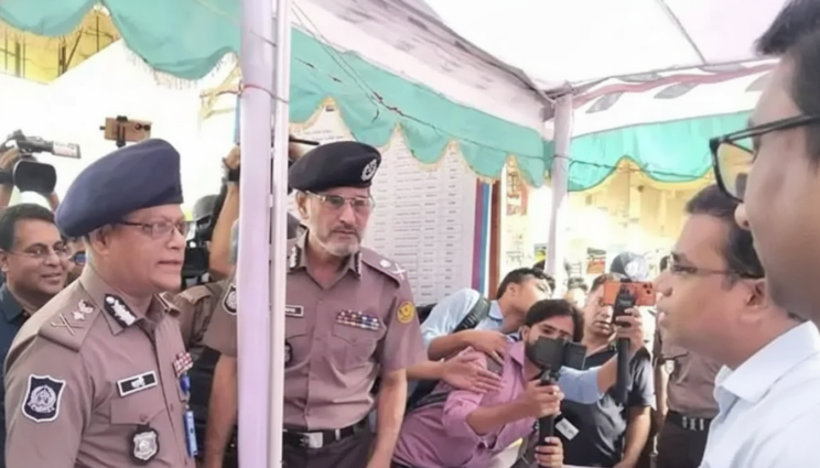 গাবতলী বাস টার্মিনাল পরিদর্শনে আইজিপি ও ডিএমপি কমিশনার গাবতলী বাস টার্মিনাল পরিদর্শনে আইজিপি ও ডিএমপি কমিশনার