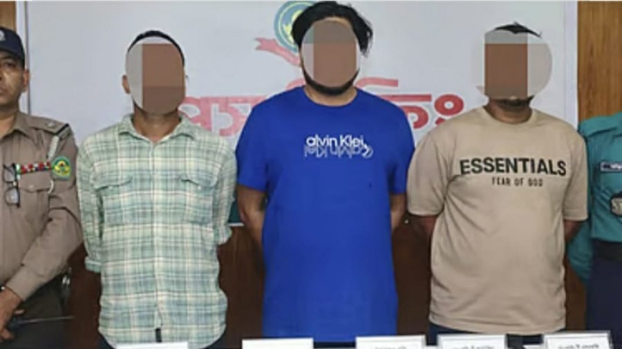 চট্টগ্রামে বড় সাজ্জাদ গ্রুপের তিন সহযোগী অস্ত্রসহ গ্রেফতার চট্টগ্রামে বড় সাজ্জাদ গ্রুপের তিন সহযোগী অস্ত্রসহ গ্রেফতার