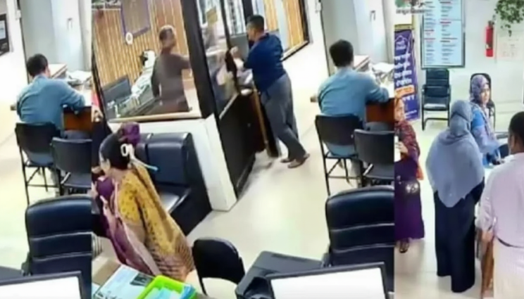 বাংলাদেশ ব্যাংকের নিয়ম মানতে গিয়ে মামলার শিকার সোনালী ব্যাংকের ম্যানেজার বাংলাদেশ ব্যাংকের নিয়ম মানতে গিয়ে মামলার শিকার সোনালী ব্যাংকের ম্যানেজার