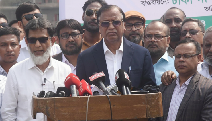 মশা নিধনে ডিএসসিসির মাসব্যাপী বিশেষ ‘ক্রাশ প্রোগ্রাম’ শুরু মশা নিধনে ডিএসসিসির মাসব্যাপী বিশেষ ‘ক্রাশ প্রোগ্রাম’ শুরু