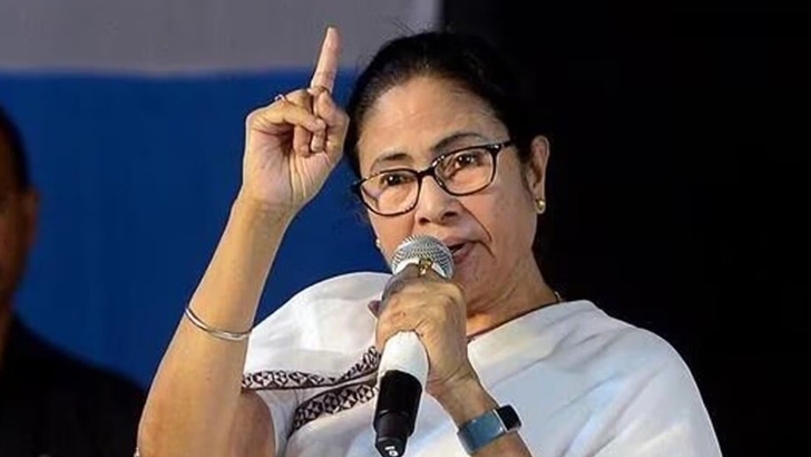 রাষ্ট্রপতি শাসন জারির পরিকল্পনা চলছে কি, মেট্রো চ্যানেলের ধরনা মঞ্চ থেকে প্রশ্ন মমতার রাষ্ট্রপতি শাসন জারির পরিকল্পনা চলছে কি, মেট্রো চ্যানেলের ধরনা মঞ্চ থেকে প্রশ্ন মমতার