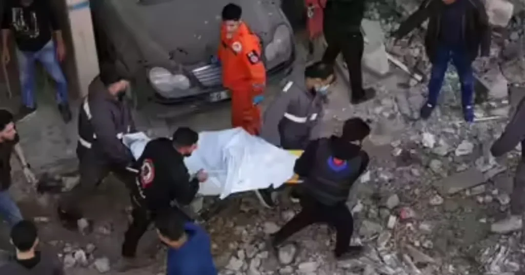 লেবাননে ইসরায়েলি হামলায় ১২ চিকিৎসাকর্মী নিহত, দীর্ঘ যুদ্ধের হুঁশিয়ারি হিজবুল্লাহর