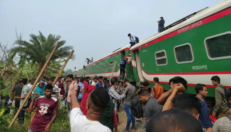 সান্তাহারে নীলসাগর এক্সপ্রেস লাইনচ্যুত, উত্তরবঙ্গের সাথে রেল যোগাযোগ বন্ধ সান্তাহারে নীলসাগর এক্সপ্রেস লাইনচ্যুত, উত্তরবঙ্গের সাথে রেল যোগাযোগ বন্ধ