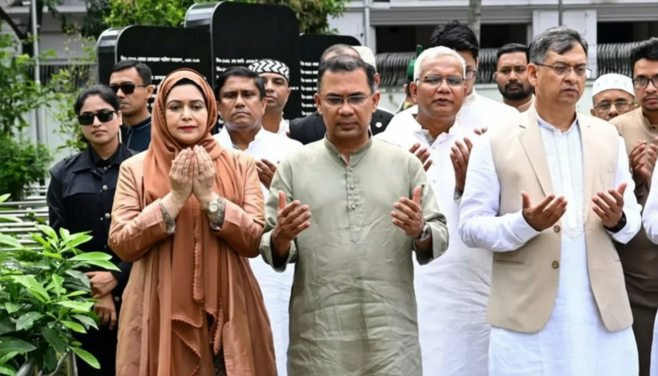 বিডিআর বিদ্রোহে শহীদ সেনা কর্মকর্তাদের কবর জিয়ারত করলেন প্রধানমন্ত্রী তারেক রহমান বিডিআর বিদ্রোহে শহীদ সেনা কর্মকর্তাদের কবর জিয়ারত করলেন প্রধানমন্ত্রী তারেক রহমান