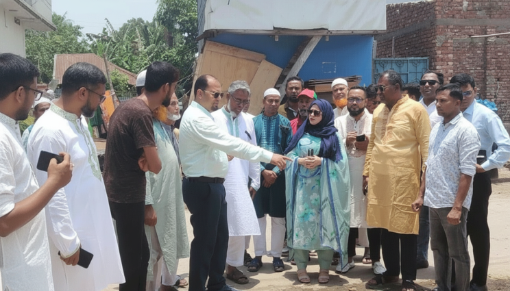 মিরকাদীমে কোরবানির বর্জ্য অপসারণ কার্যক্রম পরিদর্শন করলেন জেলা প্রশাসক মিরকাদীমে কোরবানির বর্জ্য অপসারণ কার্যক্রম পরিদর্শন করলেন জেলা প্রশাসক