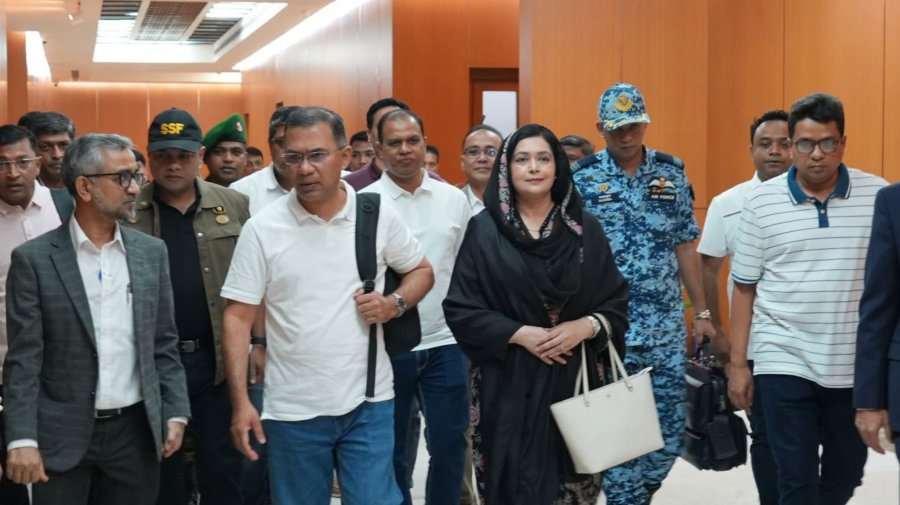 কক্সবাজার সফরে প্রধানমন্ত্রী তারেক রহমান: বিভিন্ন উন্নয়ন কর্মসূচির উদ্বোধন কক্সবাজার সফরে প্রধানমন্ত্রী তারেক রহমান: বিভিন্ন উন্নয়ন কর্মসূচির উদ্বোধন
