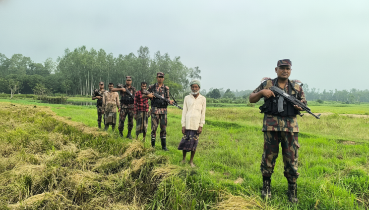নওগাঁ সীমান্তে অনুপ্রবেশ ঠেকাতে বিজিবির সর্বোচ্চ সতর্কতা ও আধুনিক প্রযুক্তির ব্যবহার নওগাঁ সীমান্তে অনুপ্রবেশ ঠেকাতে বিজিবির সর্বোচ্চ সতর্কতা ও আধুনিক প্রযুক্তির ব্যবহার