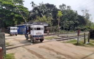চট্টগ্রাম-কক্সবাজার রেলপথে নিরাপত্তা নিয়ে উদ্বেগ, ৫৬ ক্রসিংয়ে নেই গেটম্যান