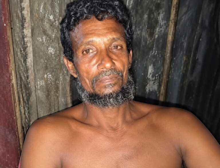 নাফ নদীতে মাছ ধরার সময় গুলিতে জেলে আহত