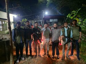 উখিয়ায় পাহাড় কেটে মাটি পাচার, ডাম্পার জব্দ