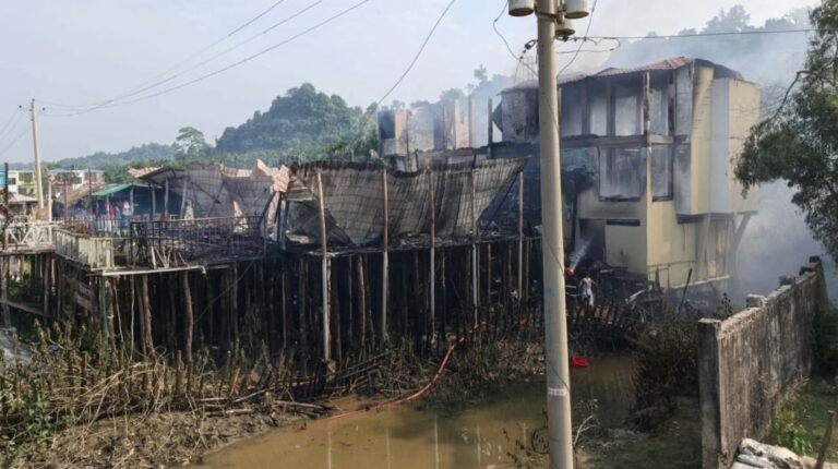 উখিয়ায় রিসোর্টে অগ্নিকাণ্ডের ঘটনায় থানায় মামলা দায়ের: গ্রেপ্তার ১