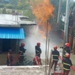 ইনানীতে ভূগর্ভস্থ গ্যাসে আগুন, ১৪ ঘণ্টা ধরে জ্বলছে; ঘটনাস্থলে বাপেক্সের বিশেষজ্ঞ দল