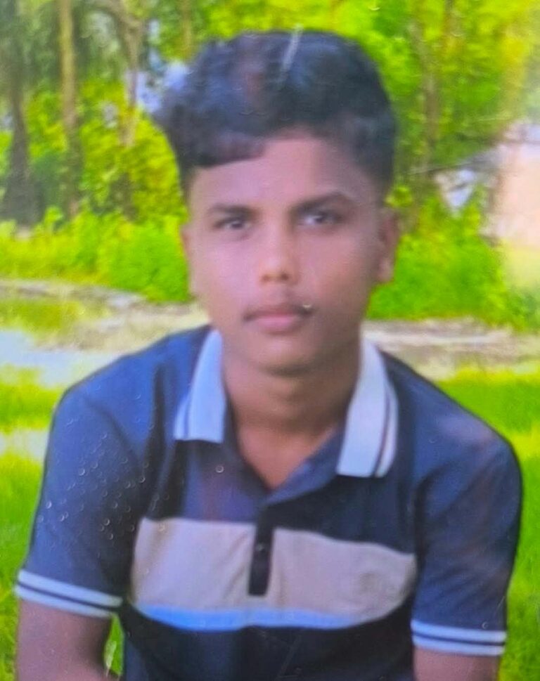 পেকুয়ায় সড়কের গাছ থেকে তরুণের ঝুলন্ত মরদেহ উদ্ধার