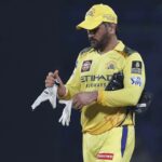 আইপিএলে খেলবেন কি না, ডিসেম্বরের আগেই সিদ্ধান্ত জানাবেন ধোনি আইপিএলে খেলবেন কি না, ডিসেম্বরের আগেই সিদ্ধান্ত জানাবেন ধোনি