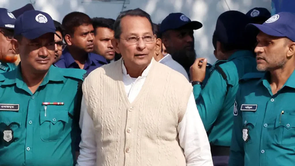 কড়া নিরাপত্তায় ঢামেক হাসপাতালে হাসানুল হক ইনু: স্বাস্থ্য পরীক্ষা শেষে দ্রুত কারাগারে প্রত্যাবর্তন
