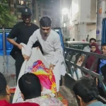 ঢাকা মেডিকেলে অ্যাম্বুলেন্স মালিকদের ধর্মঘট: লাশ নিতে ৩ ঘণ্টা অপেক্ষা, দিশেহারা সংকটাপন্ন রোগীরা ঢাকা মেডিকেলে অ্যাম্বুলেন্স মালিকদের ধর্মঘট: লাশ নিতে ৩ ঘণ্টা অপেক্ষা, দিশেহারা সংকটাপন্ন রোগীরা