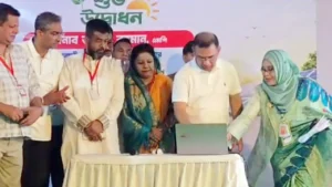ফেনীতে দেশের প্রথম রুফটপ সোলার প্রকল্পের উদ্বোধন করলেন প্রধানমন্ত্রী তারেক রহমান