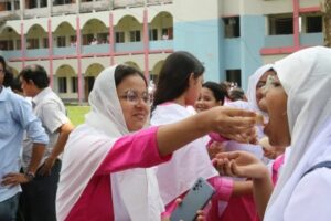 বরিশাল বোর্ডে এইচএসসিতে পাস করেছে ৪৪.৮৪%, জিপিএ-৫ পেয়েছে ৯৫০ শিক্ষার্থী