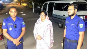 ভারতে পালানোর সময় বর্ডার থেকে আটক যুব মহিলা লীগ নেত্রী